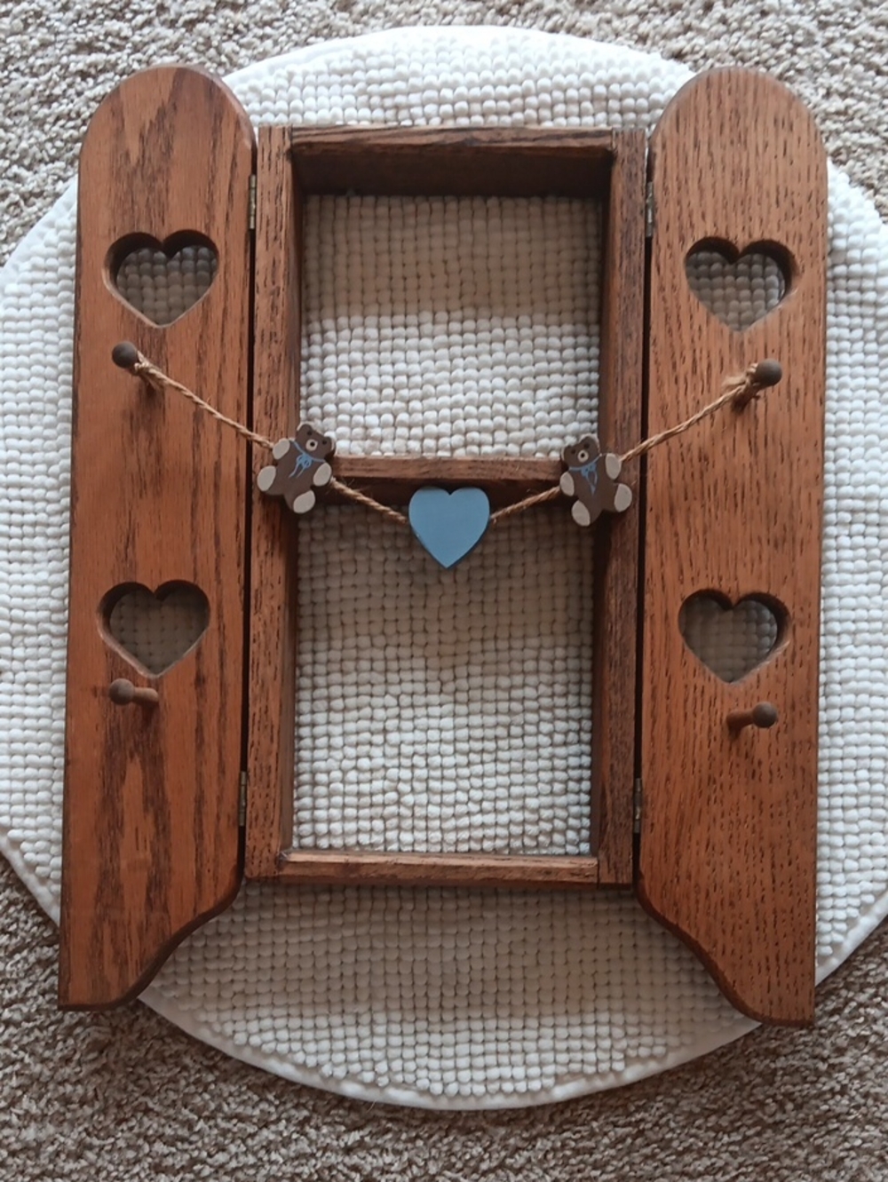 Vintage Wooden Heart Cut-Out Folding Shelf - Picture 2 of 4